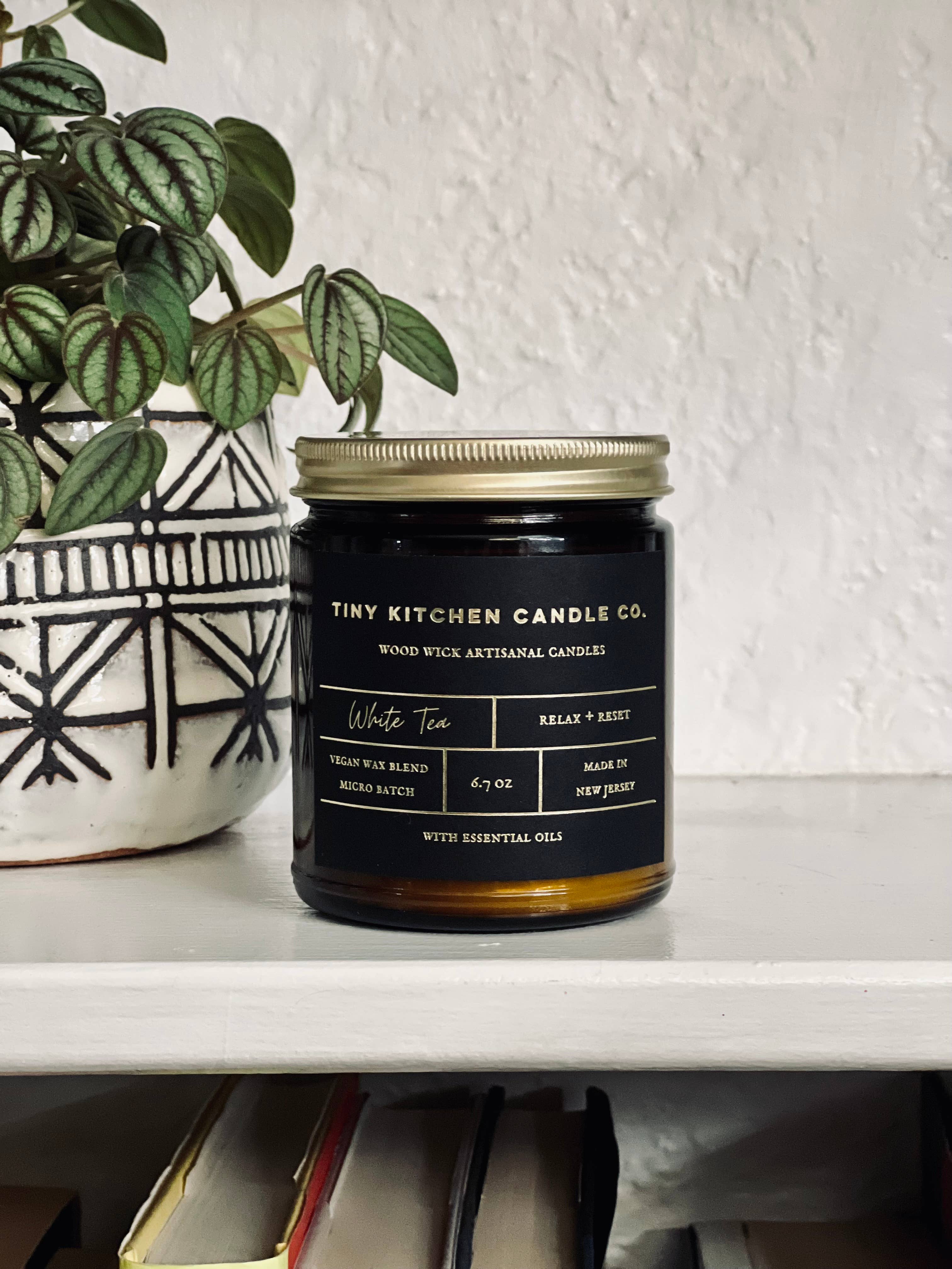 White Tea Wood Wick Candle